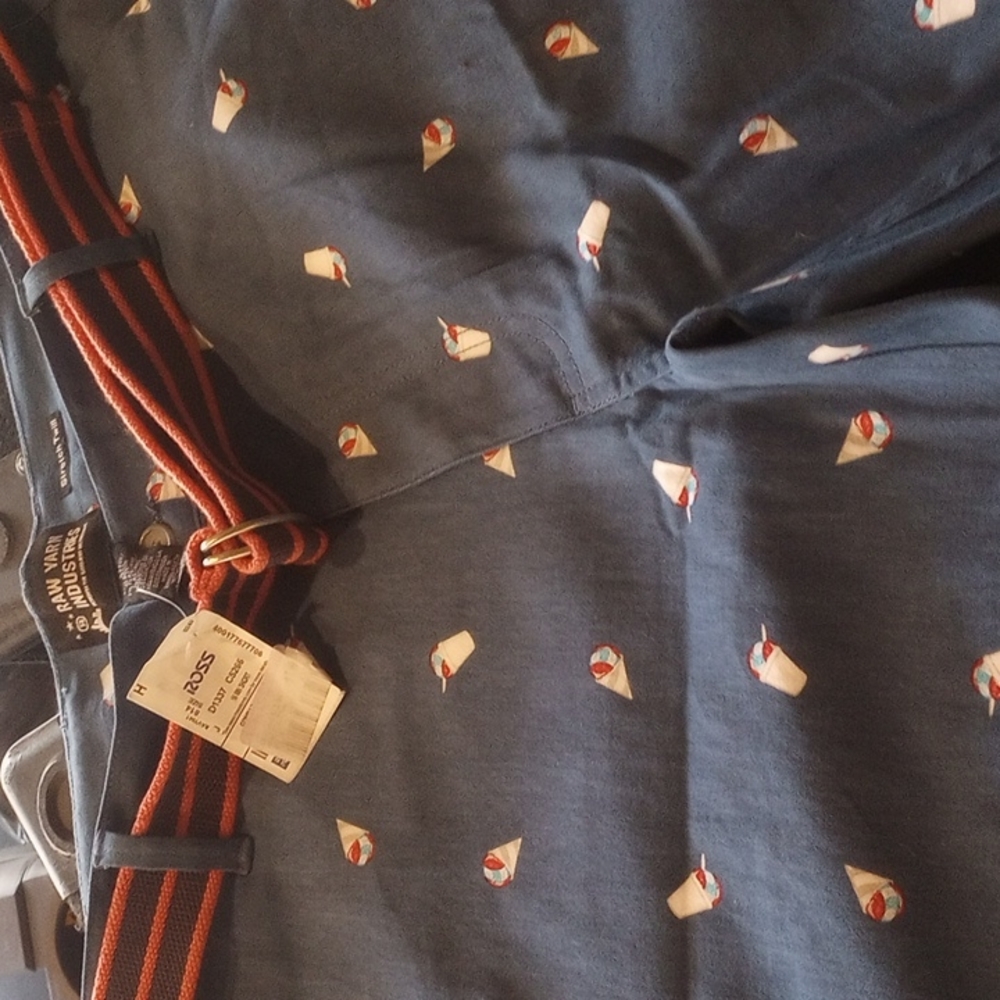 Men's size 38 walking shorts with snow cones on them